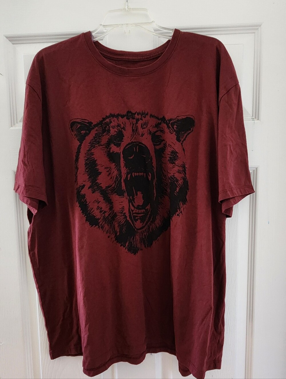 Goodfellow & Co Maroon Tee with Black Bear Graphic